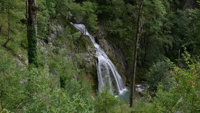 Lesser Waterfall Ilomska, Vlasic Mountain, Bosnia and Herzegovina - (4K)