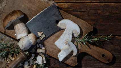 Dark food photography background - Forest mushrooms / Boletus edulis (king bolete) / penny bun /...
