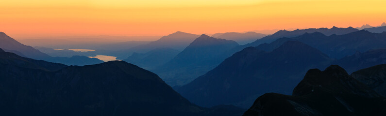 Sonnenaufgang auf dem Faulhorn-Gipfel, Berner Alpen, Schweiz