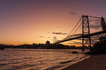 Fototapeta na wymiar sunset in the city view of the bridge in the city of Florianopolis, Santa Catarina, Brazil