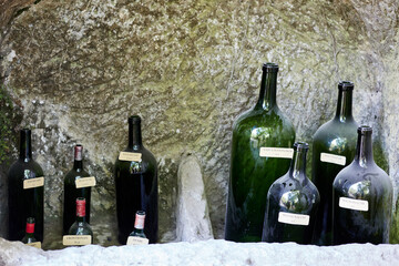 vieille bouteille de vin de toute taille