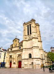 Fototapeta na wymiar Notre Dame des Vertus Church in Aubervilliers near Paris in France