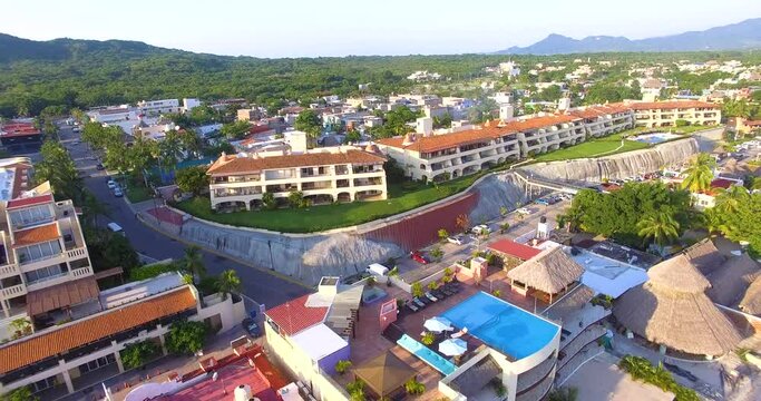 Toma con dron de la ciudad de punta de mita muy cerca de puerto vallarta