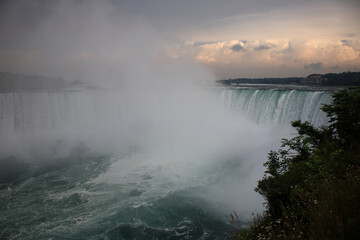 Kanadische Niagarafälle - Hufeisenfälle / Canadian Niagara Falls - Horseshoe Falls /