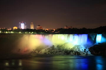 Fototapeta na wymiar Amerikanische Niagarafälle / American Niagara Falls /..