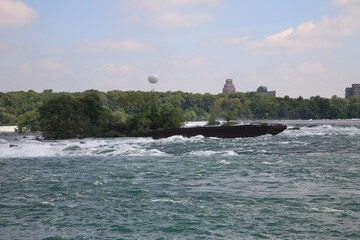 Kanadische Niagarafälle - Hufeisenfälle von oben / Canadian Niagara Falls - Horseshoe Falls from...