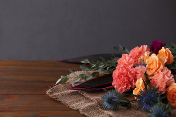 秋のグリーンとオレンジの花たち