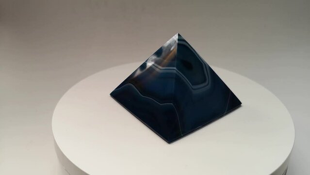 agate pyramid in black and white 