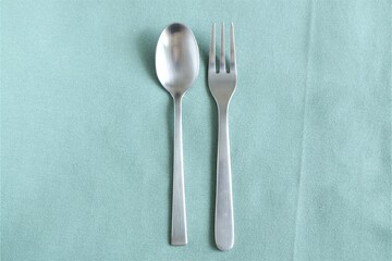 スプーンとフォーク　青系　銀食器　シンプル