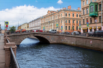 Obraz premium Bridge across the Moika River in the center of St. Petersburg. Russia