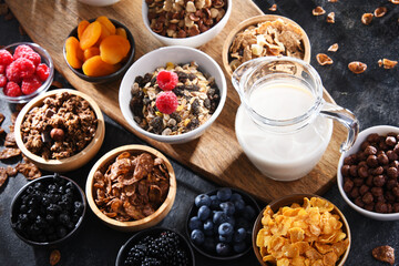 Breakfast cereal products and fresh fruits