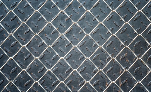 Background grid and mesh plate