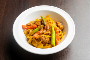 カレーソースパスタ