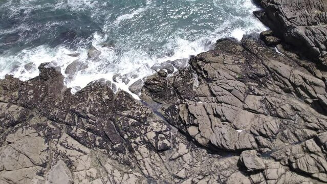 video aerienne des cotes bretonne cet ete mer azur