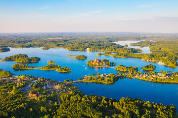 Beautiful Galve lake with Trakai Castle in Lithuania - obrazy, fototapety, plakaty