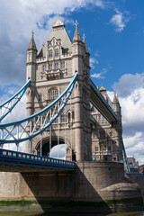 Fototapeta na wymiar Vertical photo of the Tower bridge