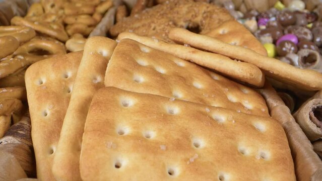 Sweet and Salty Mixed Snacks 