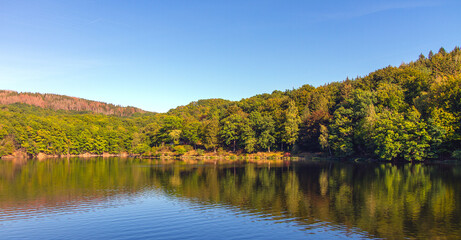 Seeblick in der Eifel, Deutschland, Naturblick