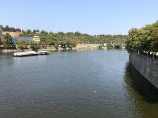 Fototapeta na wymiar view of the river thames Prague