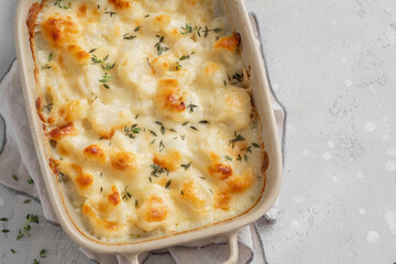 Cauliflower gratin with bechamel sauce with parsley butter