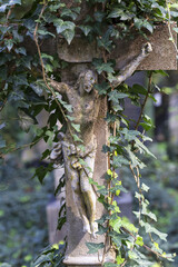 Obraz premium Historic Statue on the mystery old Prague Cemetery, Czech Republic