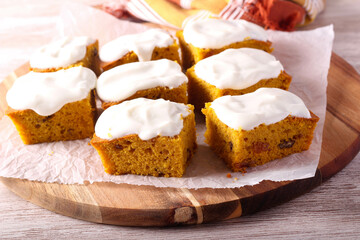 Raisin and nut pumpkin bars