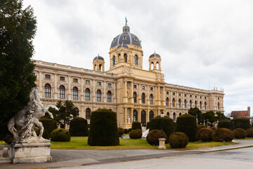 Fototapeta na wymiar External view of Natural History Museum on Maria-Theresien-Platz in Veienne, Austria.