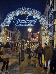 Obraz premium santa claus in the city