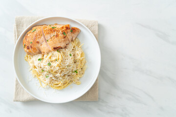 spaghetti white creamy sauce with grilled chicken