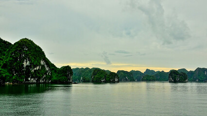 Obraz premium Cat Ba, Lan Ha Bay, Vietnam 