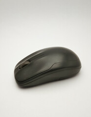 BLACK WIRELES COMPUTER MOUSE WHITE BACKGROUND