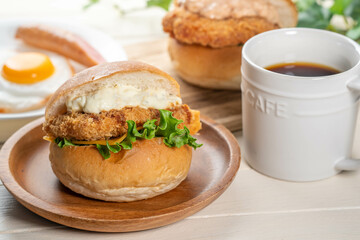 フィッシュバーガーとコーヒー 