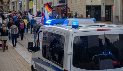 Polizei bei einer Demonstration wegen Energiekrise in Deutschland