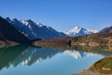 Fototapeta na wymiar Beautiful Khafrazdara Lake, Tajik National Park, Tajikistan