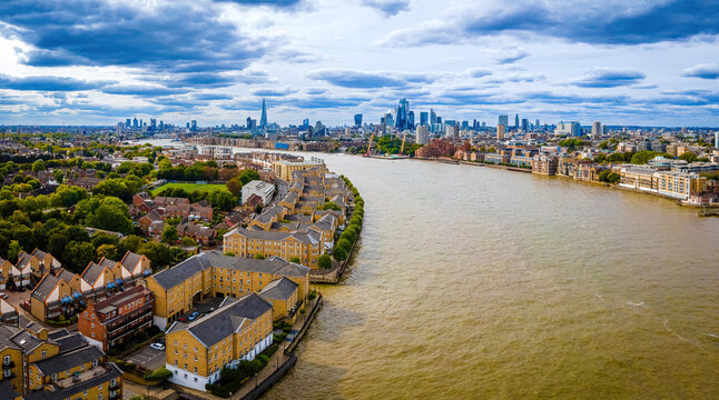 Panoramic view of the City of London, the historic centre and the primary central business district