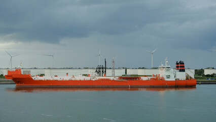 Shuttle tanker in the European port © I am from Mykolayiv