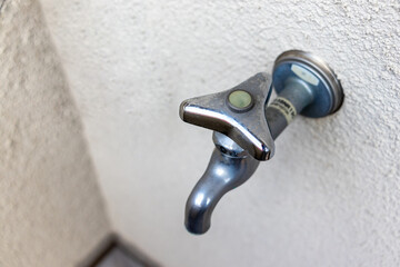 上から見た水道の蛇口