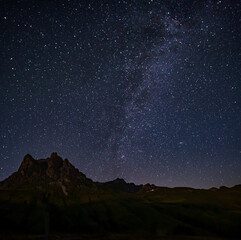 Plakat Breathtaking starry sky with milky way in austrian mountains