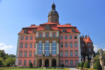 Zamek Książ zlokalizowany na Pogórzu Wałbrzyskim (Polska), wybudowany w XIII wieku i będący częścią Książańskiego Parku Krajobrazowego. - obrazy, fototapety, plakaty