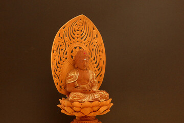 日本仏教 座禅をしている阿弥陀如来の仏像2