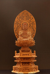 日本仏教 座禅をしている阿弥陀如来の仏像1