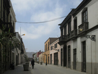 Calle del centro histórico de la ciudad de Lima, Perú.