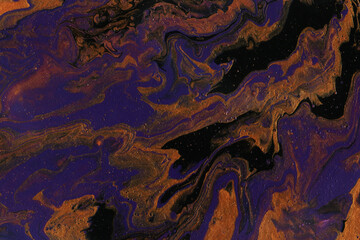 Naklejka premium Acrylic texture made in fluid pour technique. Background in purple, gold and black colors.