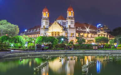 Fototapeta na wymiar a great architecture and a best landmark at semarang city with best reflection in the water