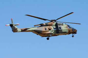 Helicóptero de combate de transporte NH90