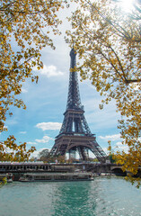 Fototapeta na wymiar Eiffel tower beautiful autumn summer photo. Selective focus.