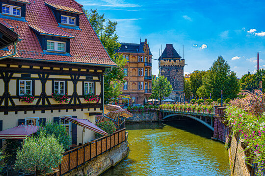 Wehrneckarkanal, with view of the Schelztor tower (Schelztorturm), Esslingen am Neckar. Baden- W&uuml;rttemberg, Germany, Europe