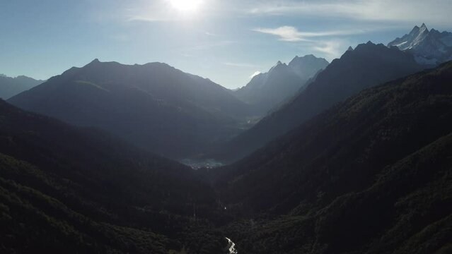 Scenic view of the sunrise over the mountains