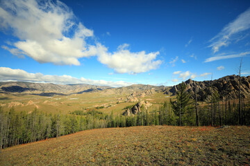 몽골의 유명한 관광 명소인 열트산의 아름다운 풍경이다