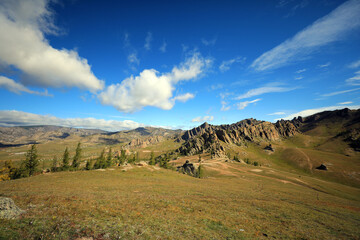 몽골의 유명한 관광 명소인 열트산의 아름다운 풍경이다